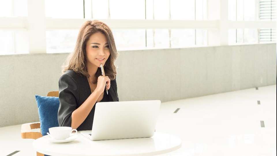 Escribir buenos titulares requiere tiempo y análisis del lector